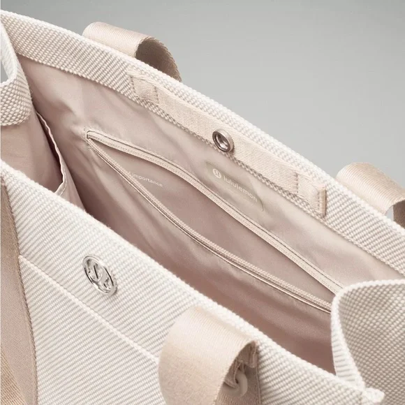 Lululemon Two-Tone Canvas Tote Bag 10L NWT ~ Mojave Tan/ Light Ivory